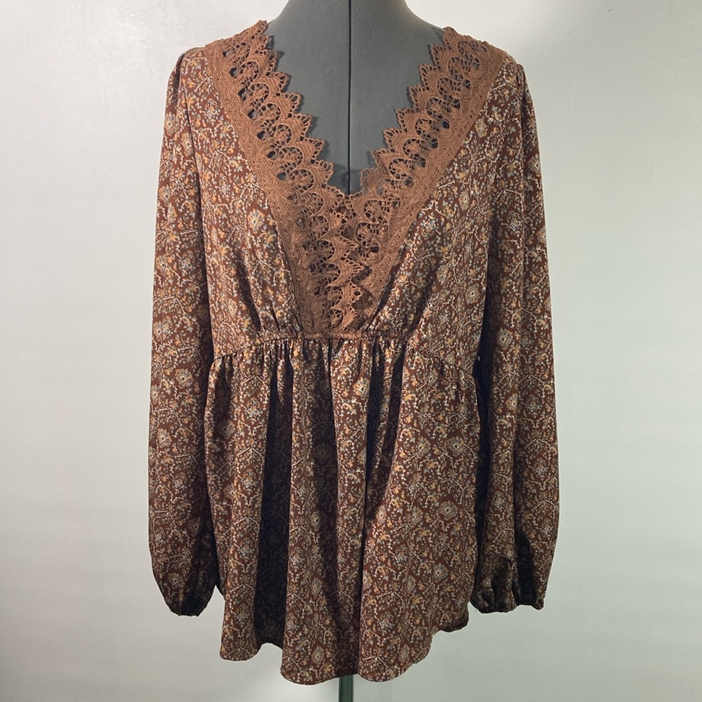 Hailey & Co Top Women Size Large Brown Paisley Embroidered V Neck High Waist